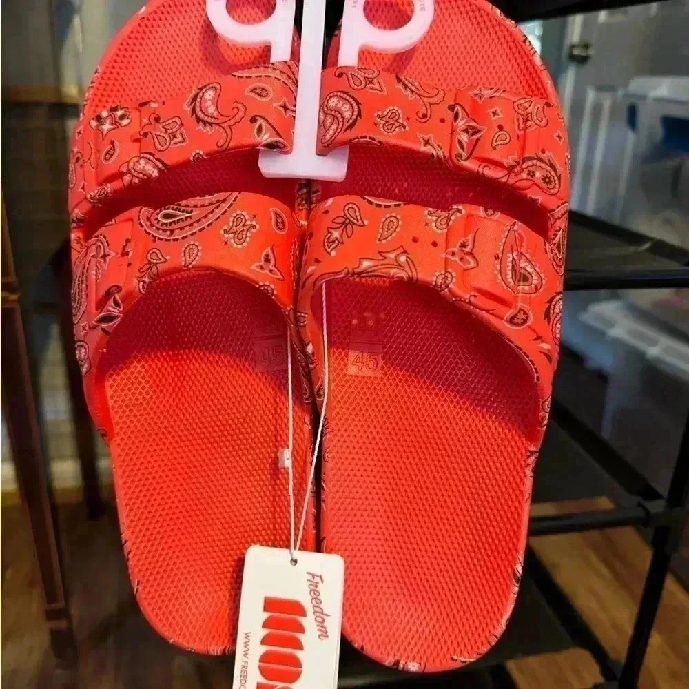 Freedom Moses-Women's Open Toe Slide Sandal red bandana motif waterproof fun